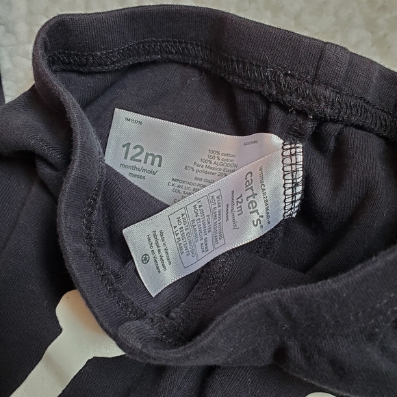 Carter's 12m Halloween pajamas - Picture 3 of 6